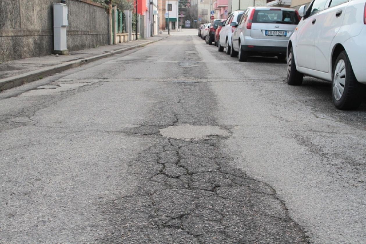 Via Piave buche 4