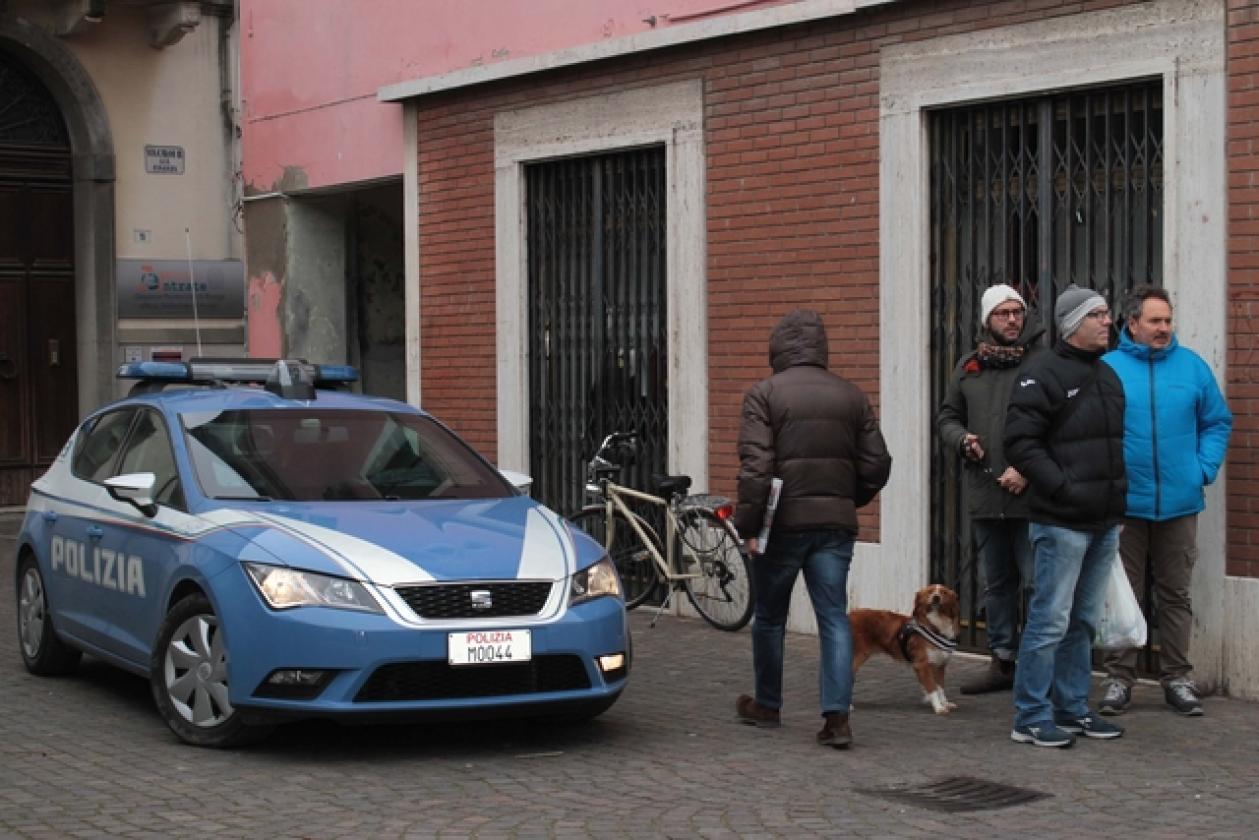 Piazza Roma Vigili del Fuoco Albero 20