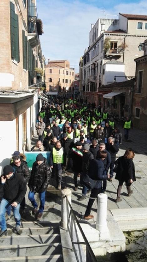 protesta pescatori a venezia 1 (4)