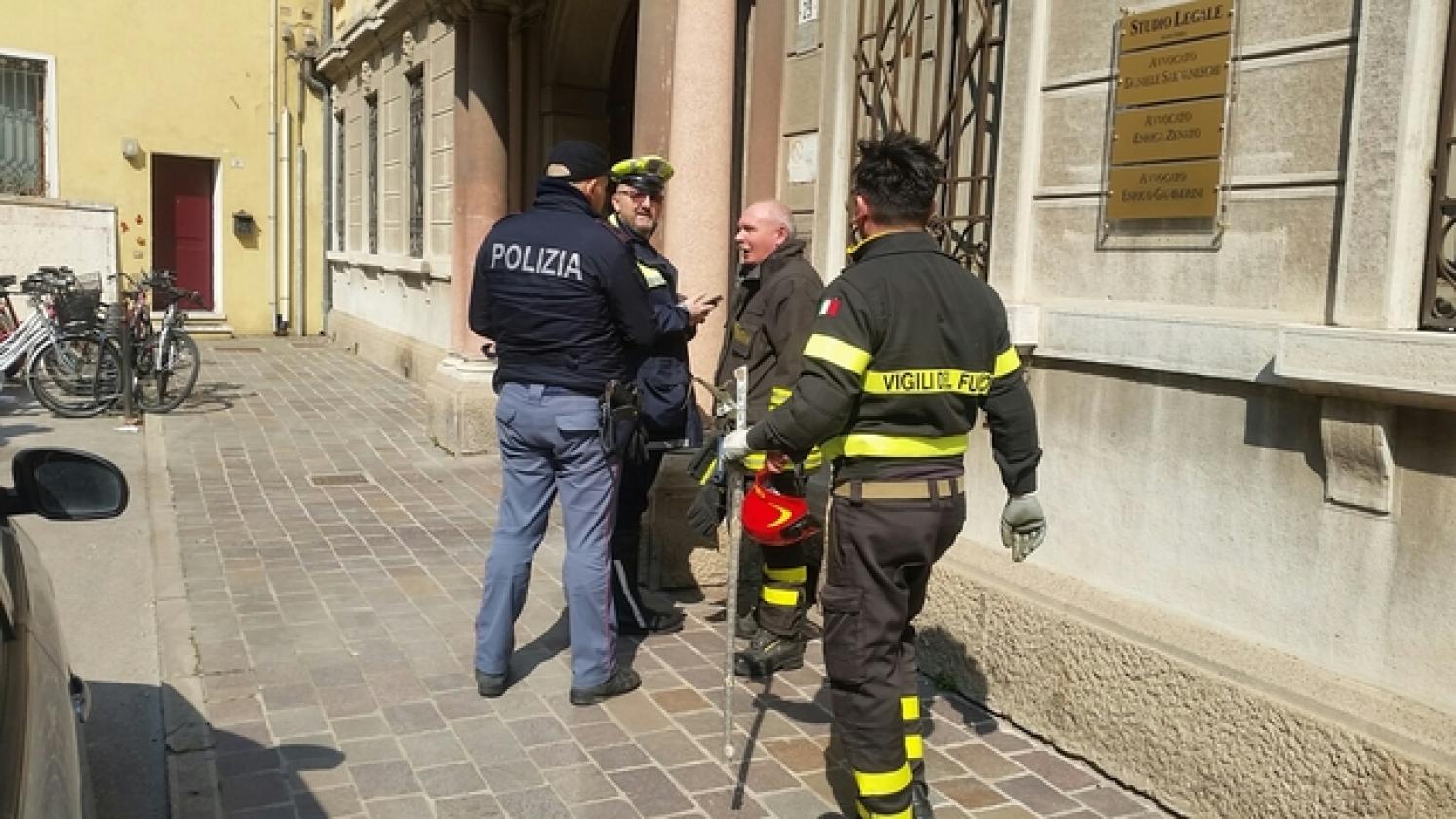 Via Celio pompieri (11)