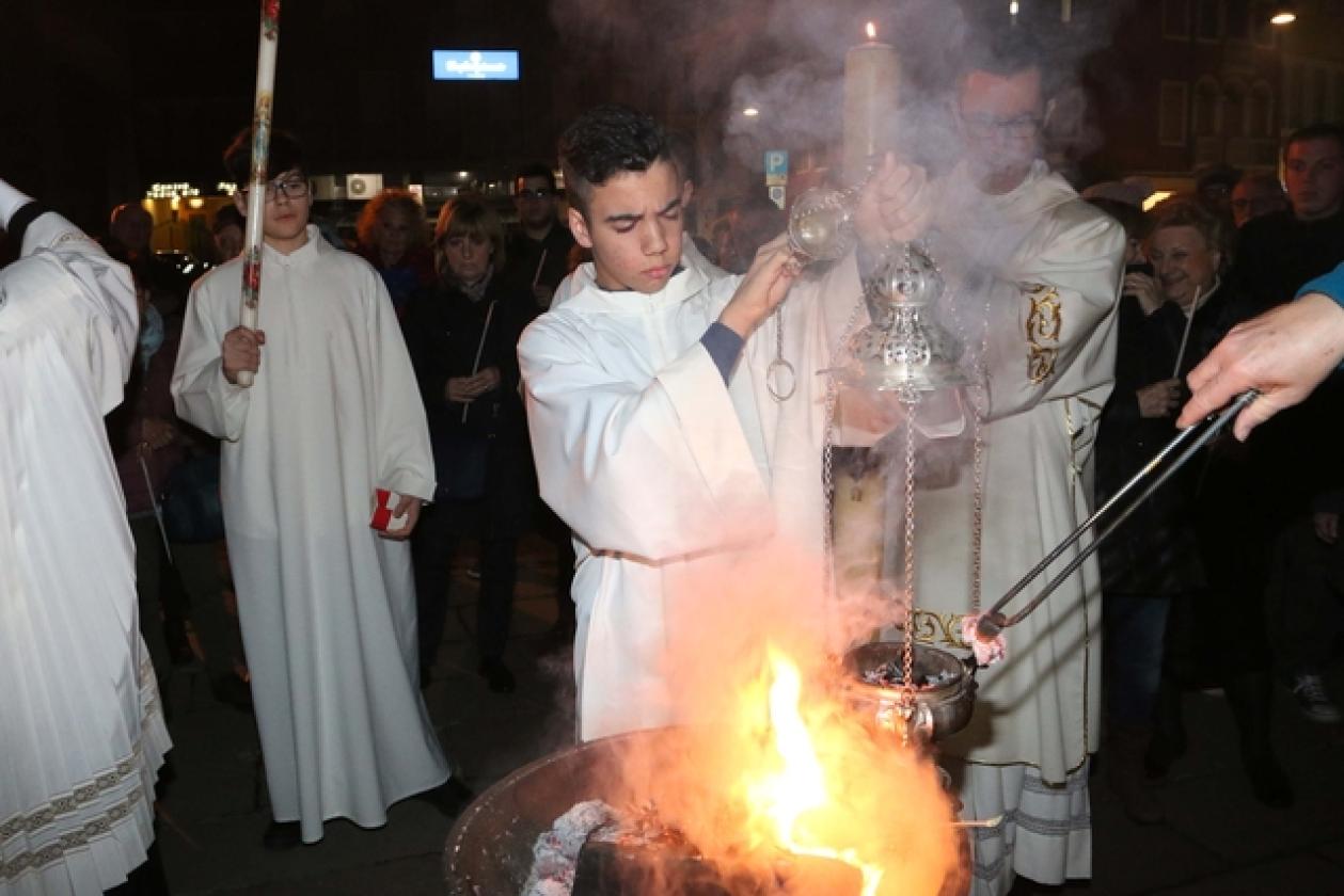 Pasqua Messa Vescovo Pierantonio Pavanello Duomo 1