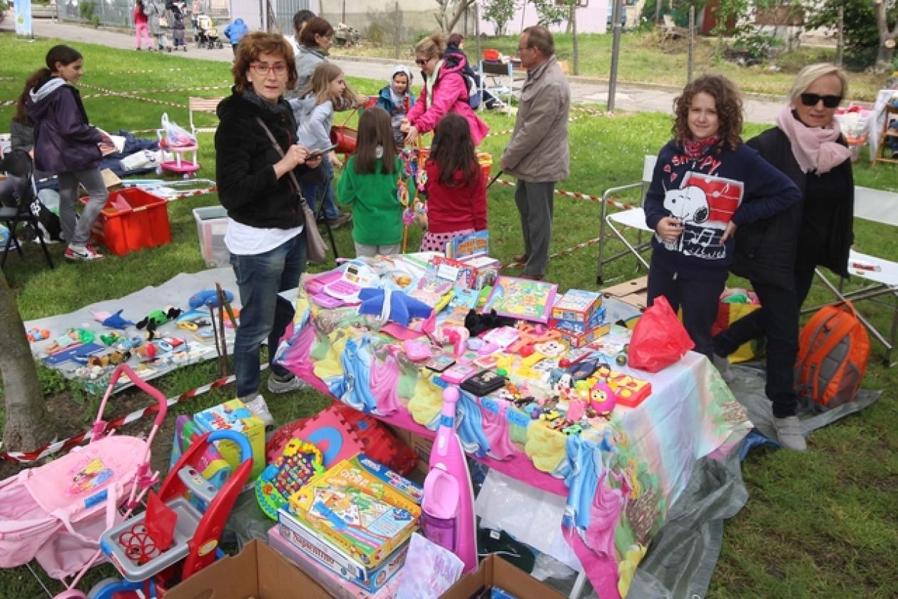 mercatino ragazzi1