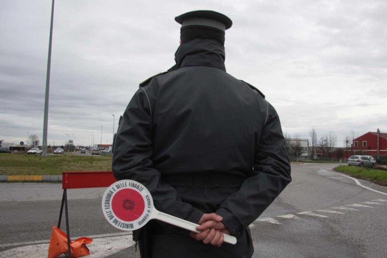 Guardia di Finanza posti di blocco 10