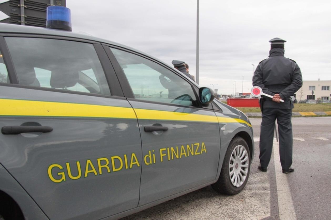 Guardia di Finanza posti di blocco 11