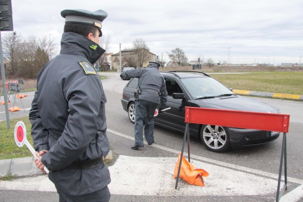 Guardia di Finanza posti di blocco