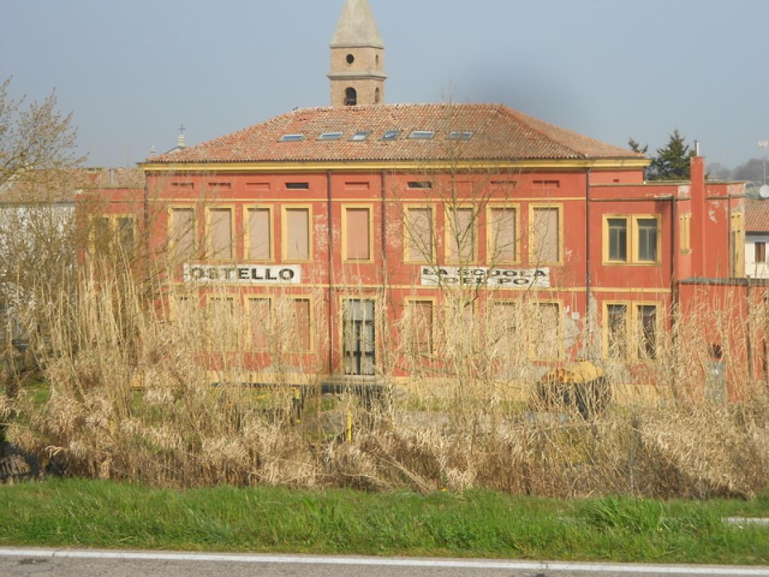 MAZZORNO L'ex scuola attende di diventare un centr