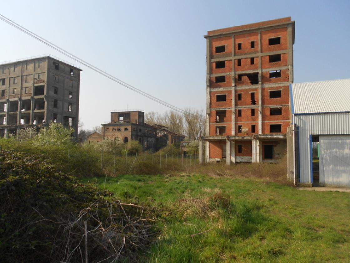 CAVANELLA PO Quel che resta dell'ex zuccherificio