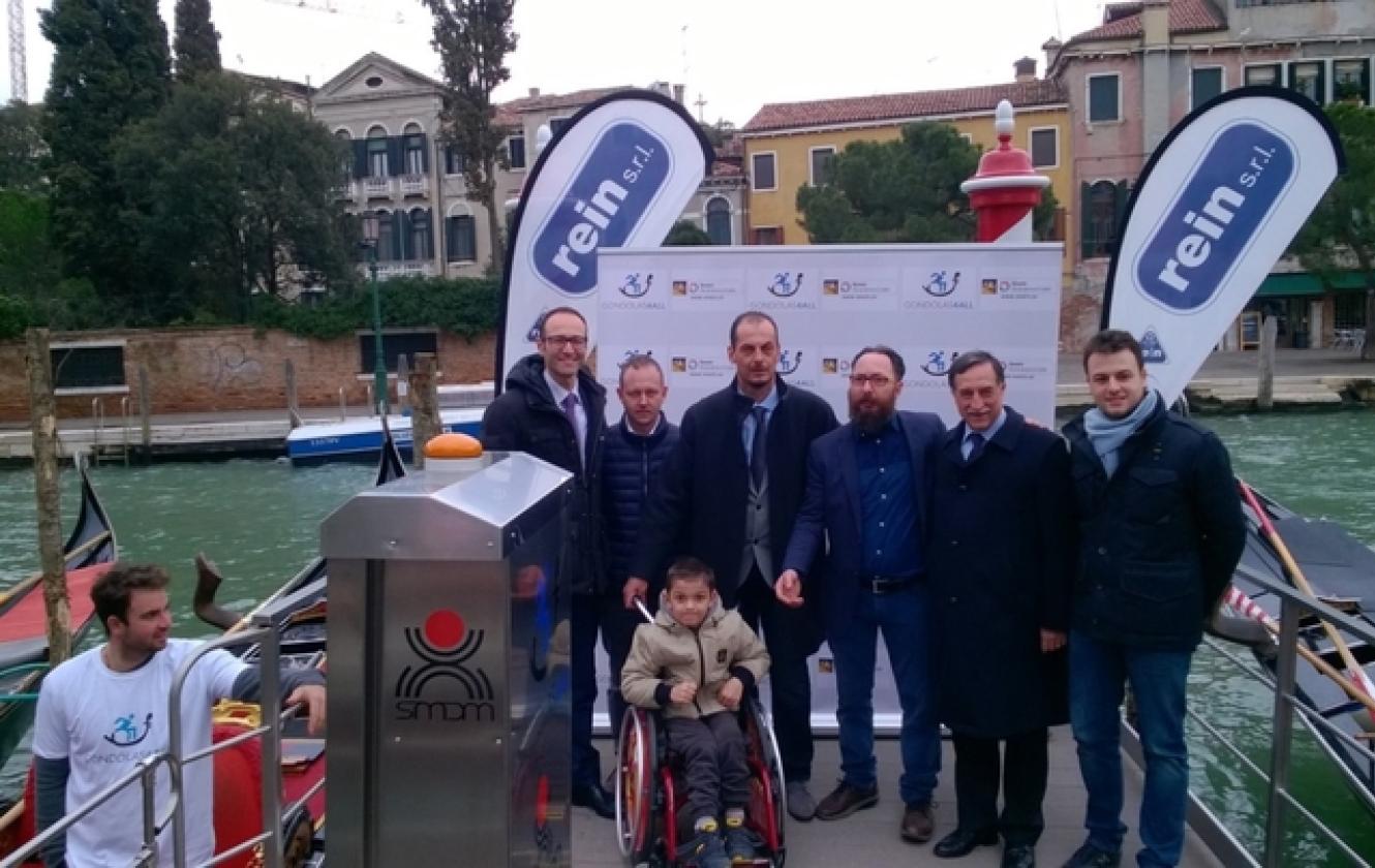 371-2016 - 2 sul pontile con il piccolo Nicolò Naz