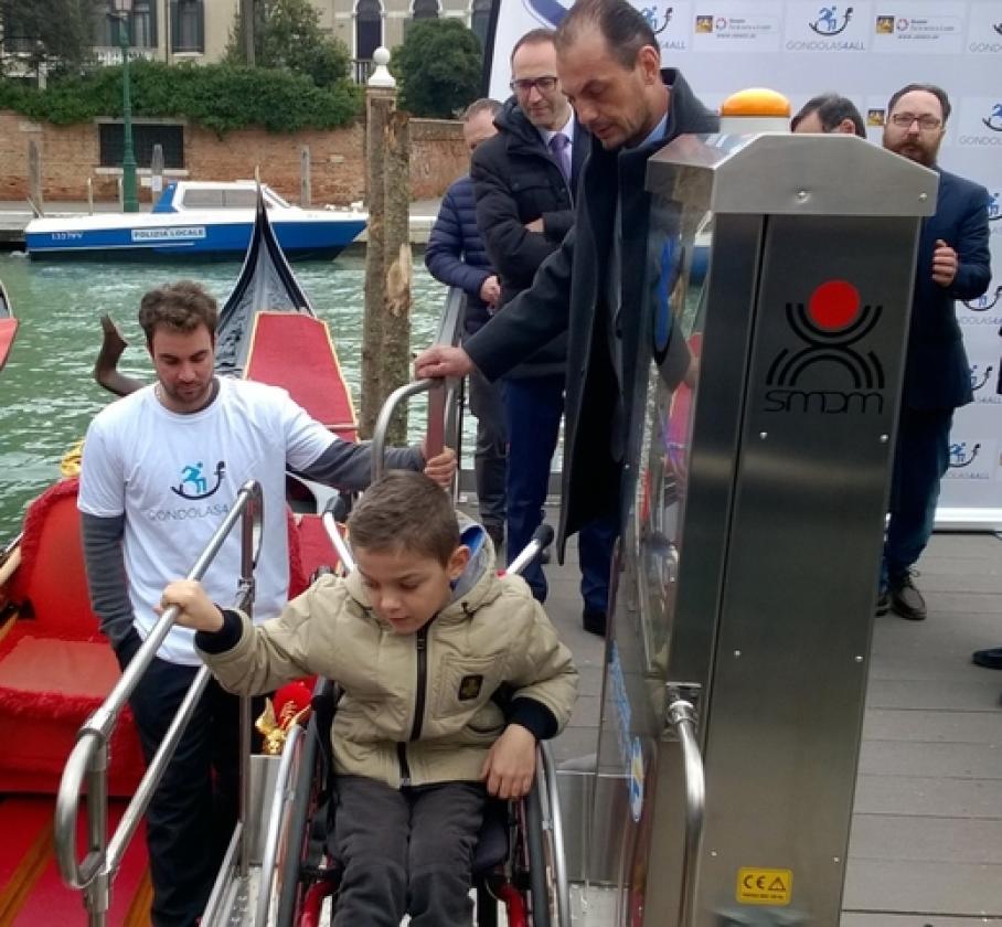 371-2016 - 3 Nicolò si imbarca