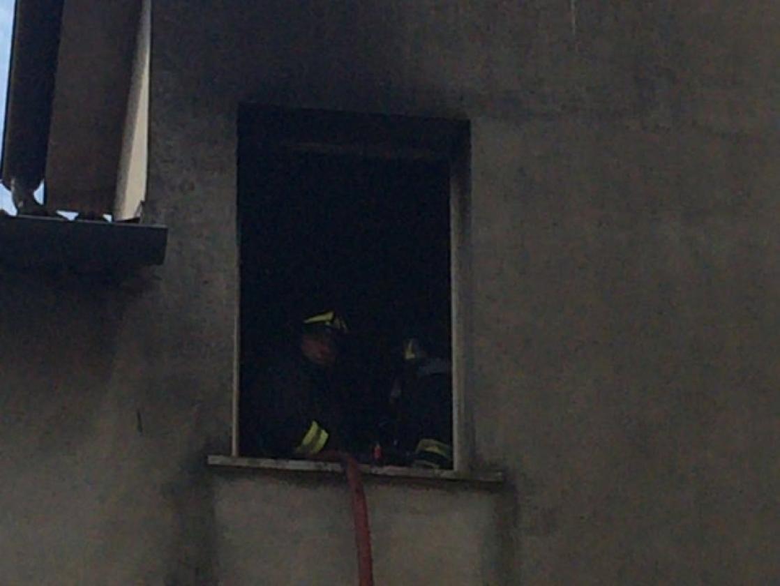 Incendio Rovigo via Principe di Napoli (4)