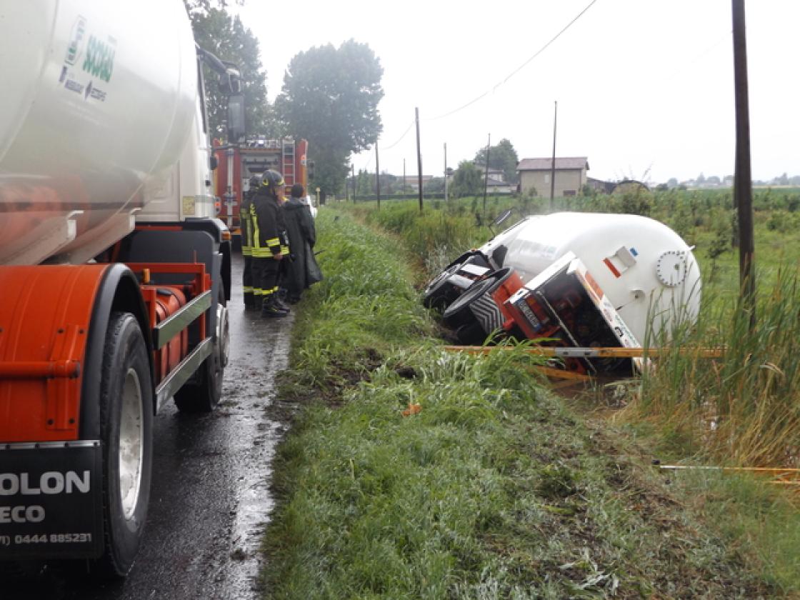 autocisterna gas villadose-adria (7)
