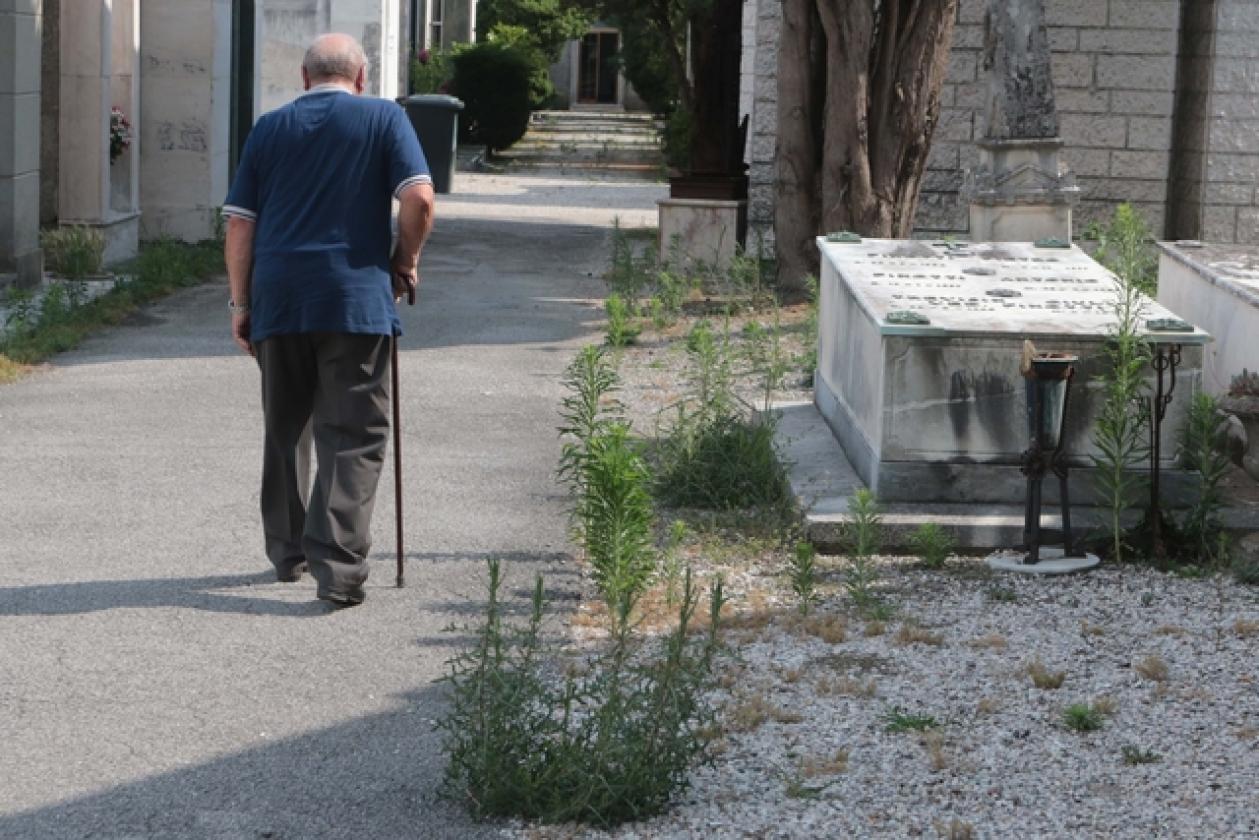 Cimitero 7