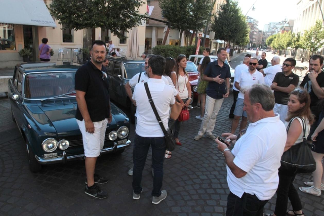 Auto Piazza Vittorio 1