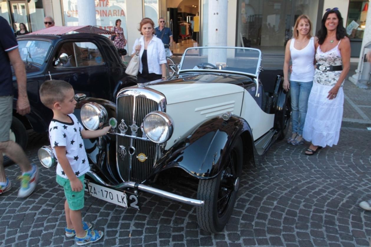 Auto Piazza Vittorio 5