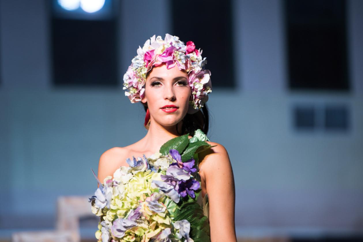 SFILATA Una sposa  al tempo dei figli dei fiori