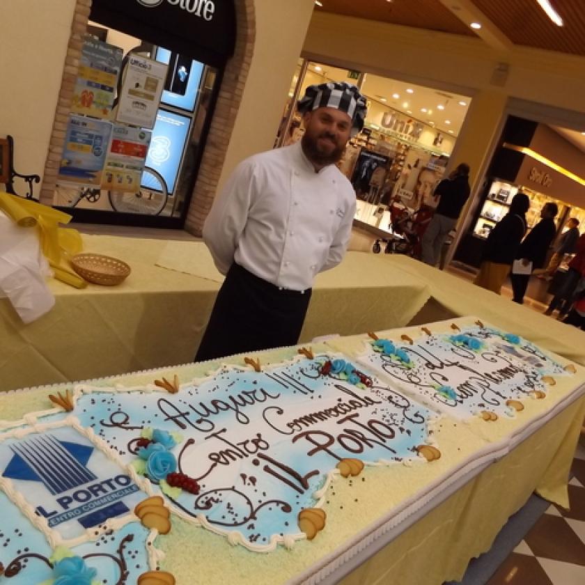 La mega torta del compleanno