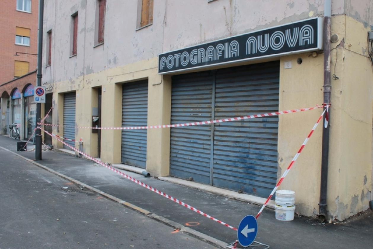 Via Boscolo cornicione palazzo F Nuova 3