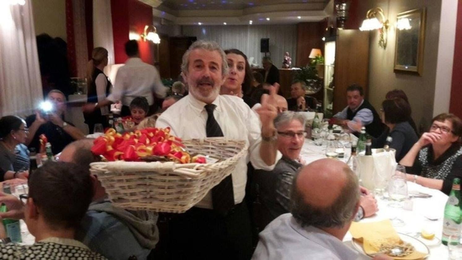 HATRIA Enzo Cavazzini distribuisce il dono di Nata