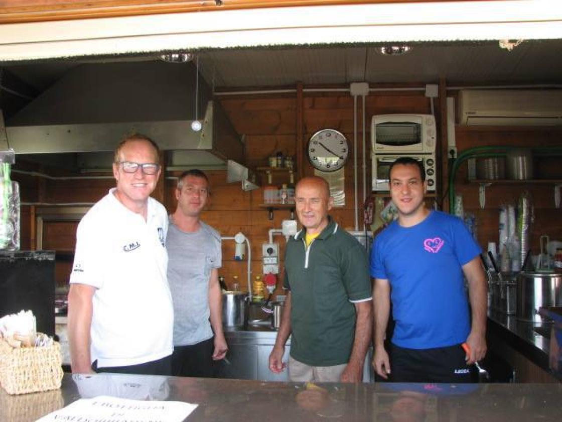 HATRIA Gli addetti al terzo tempo dopo la partita