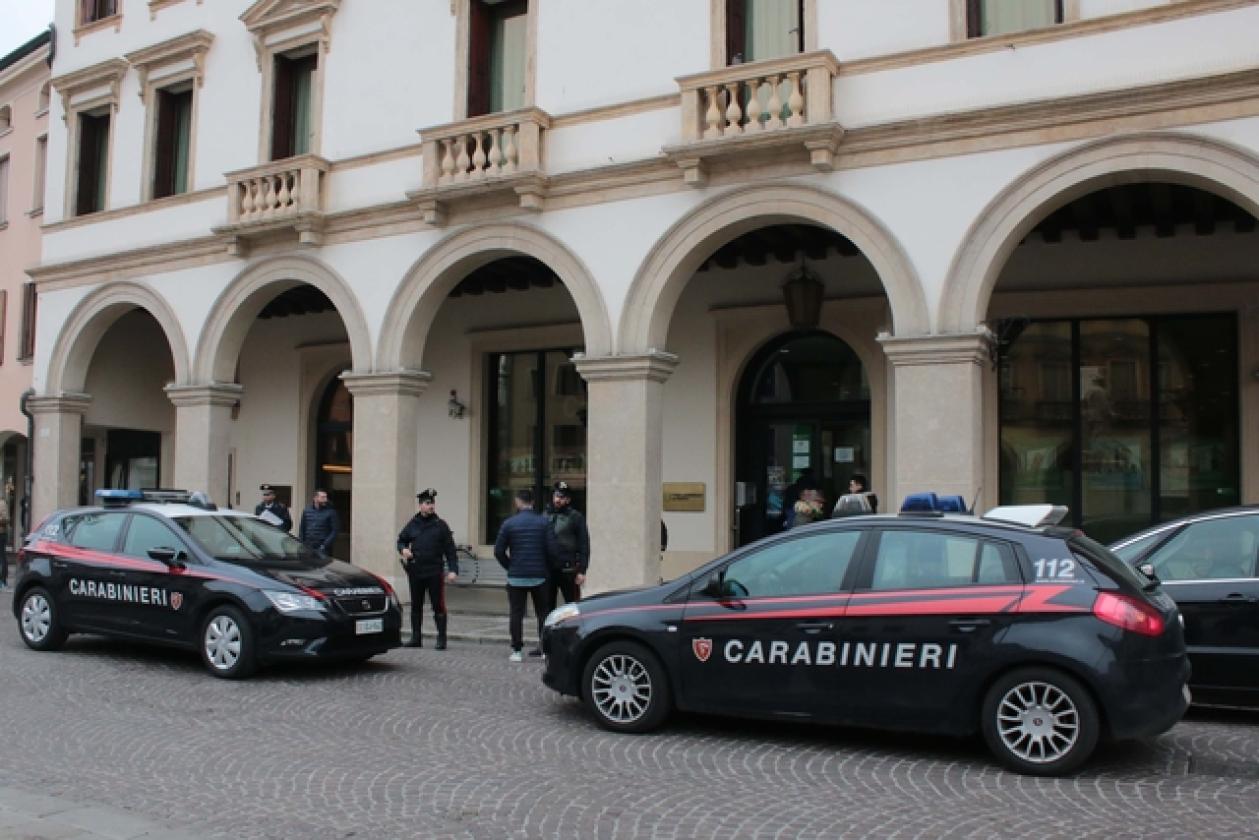 Cassa di Risparmio Allarme Bomba Carabinieri 14