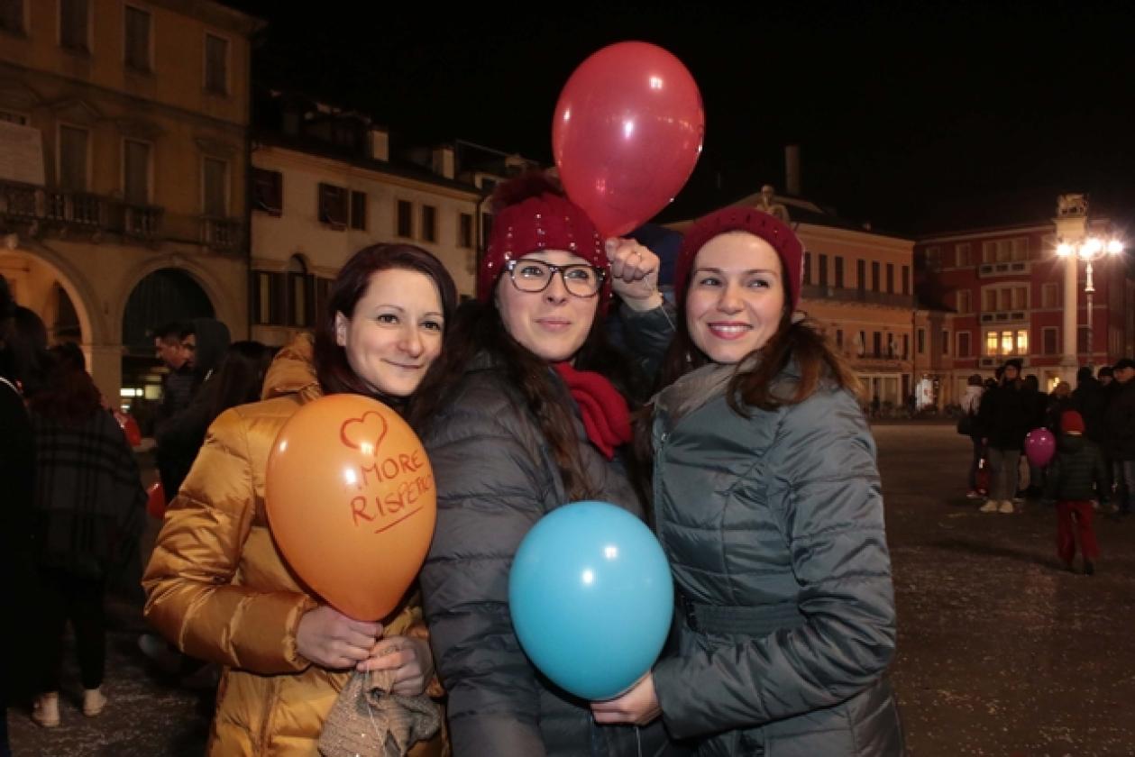 Flash Mob Violenza sulle Donne Piazza 23
