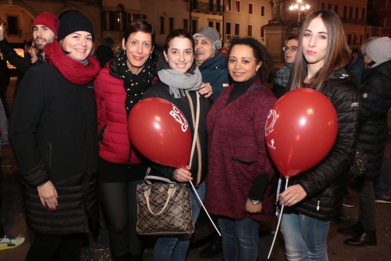 Flash Mob Violenza sulle Donne Piazza 3