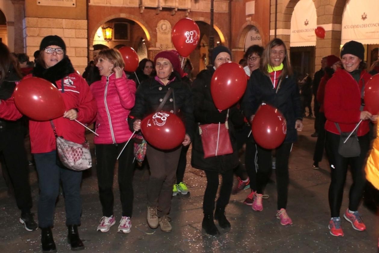 Flash Mob Violenza sulle Donne Piazza 8