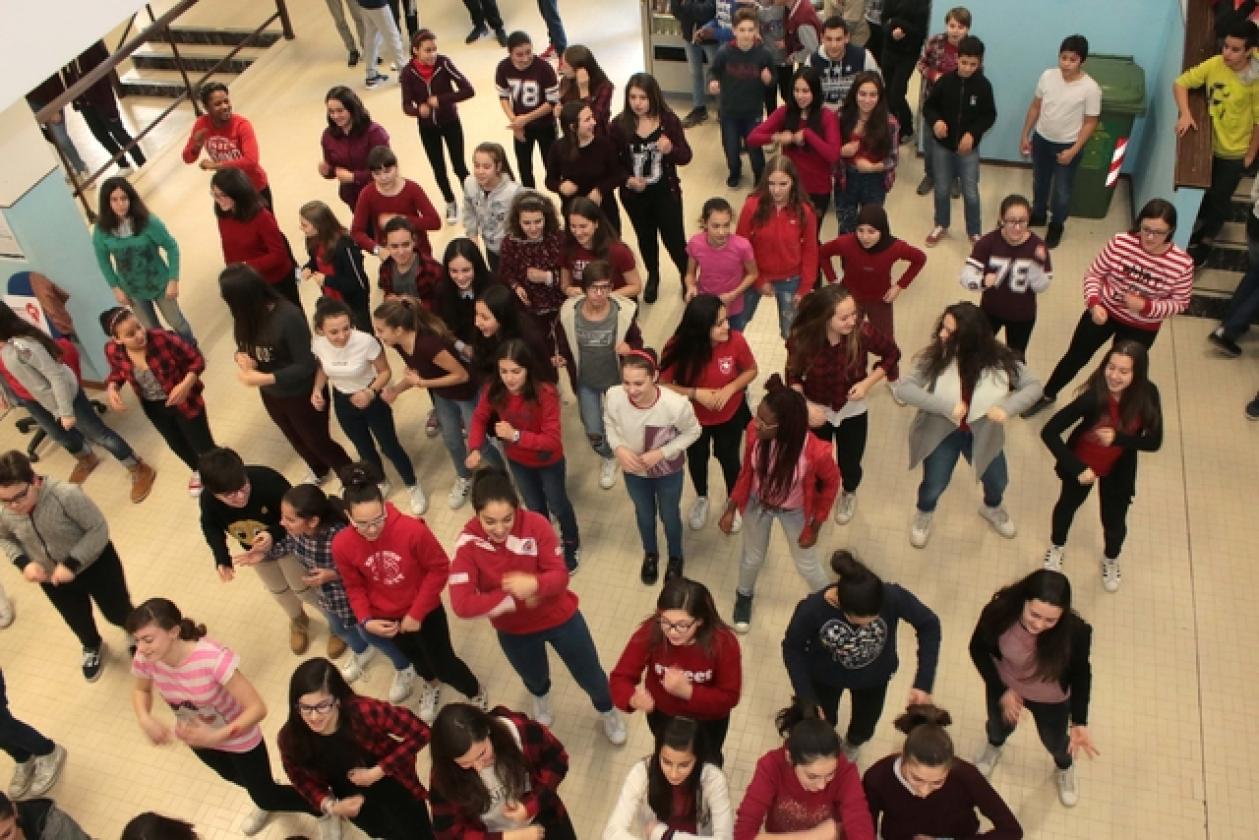 Flash Mob scuola Bonifacio 10