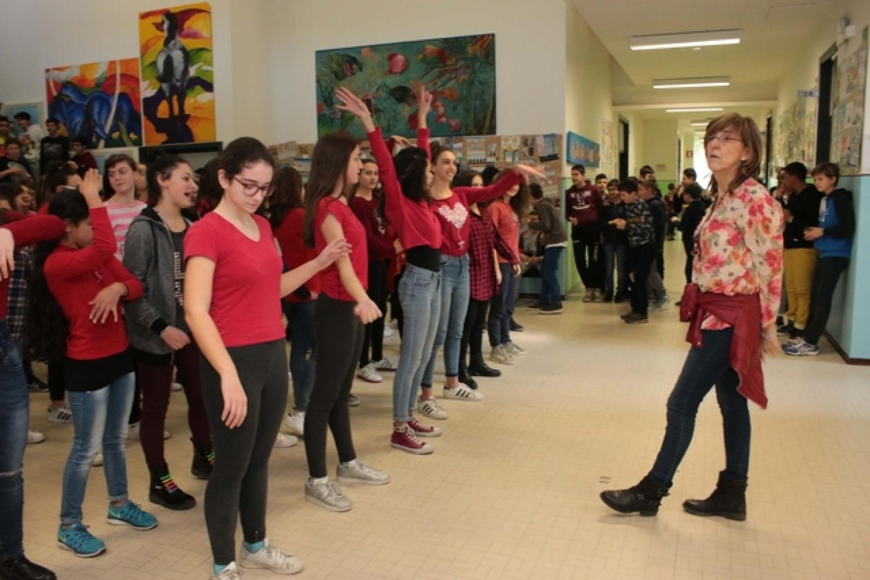 Flash Mob scuola Bonifacio 5