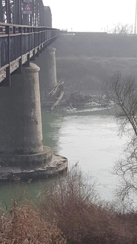Materiale fermo ponte Ca' Morosini Lendinara (3)