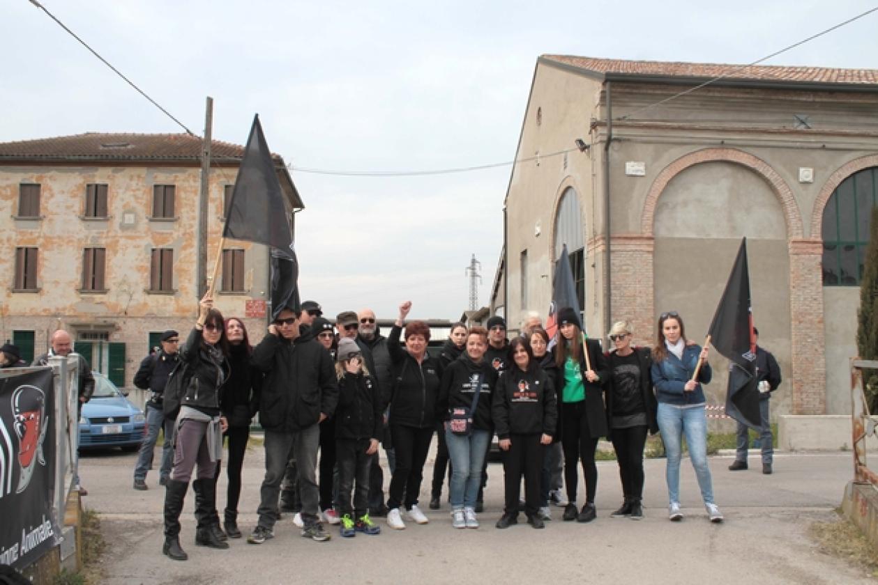 Protesta Allevamento Visoni Villadose 2