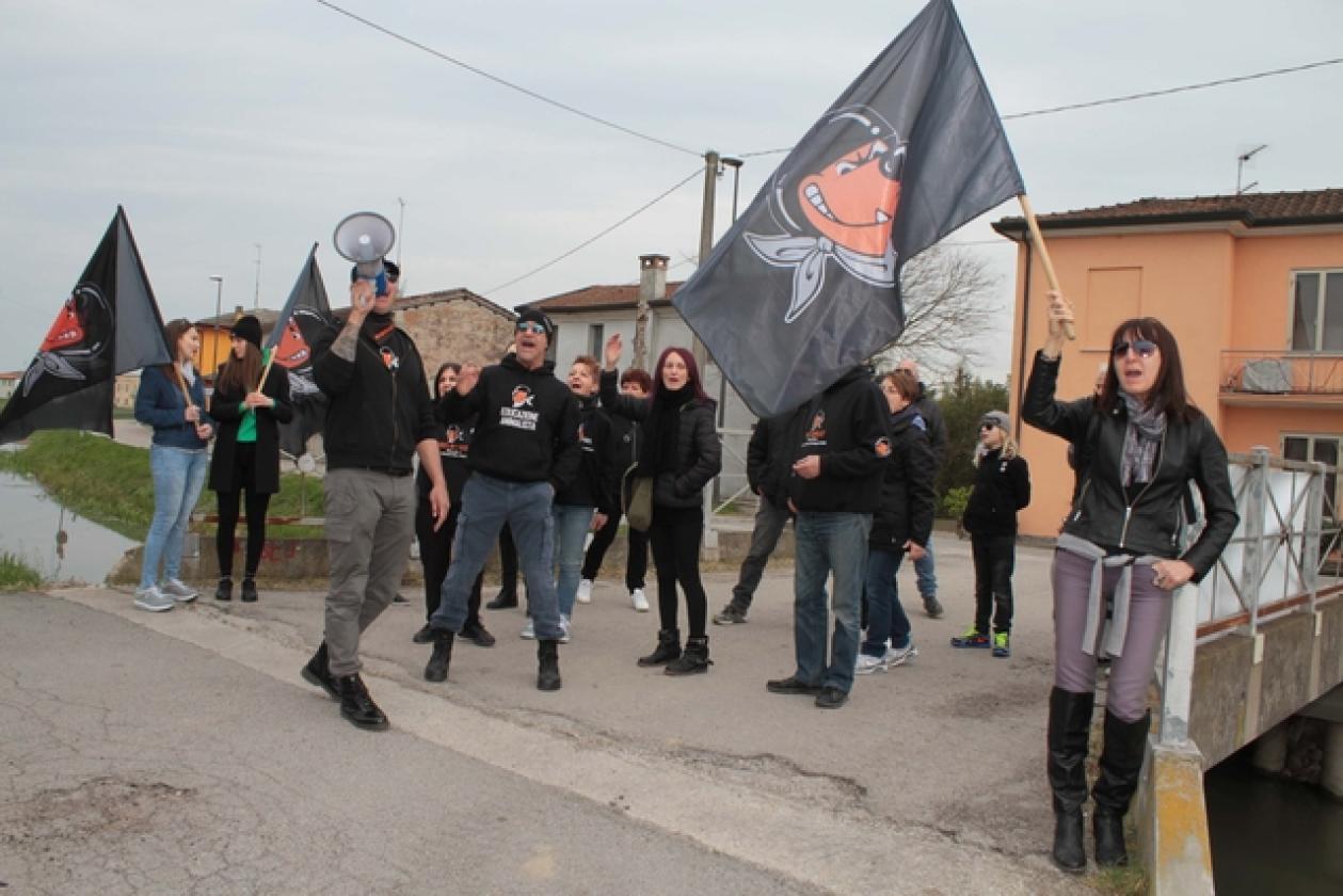 Protesta Allevamento Visoni Villadose 4