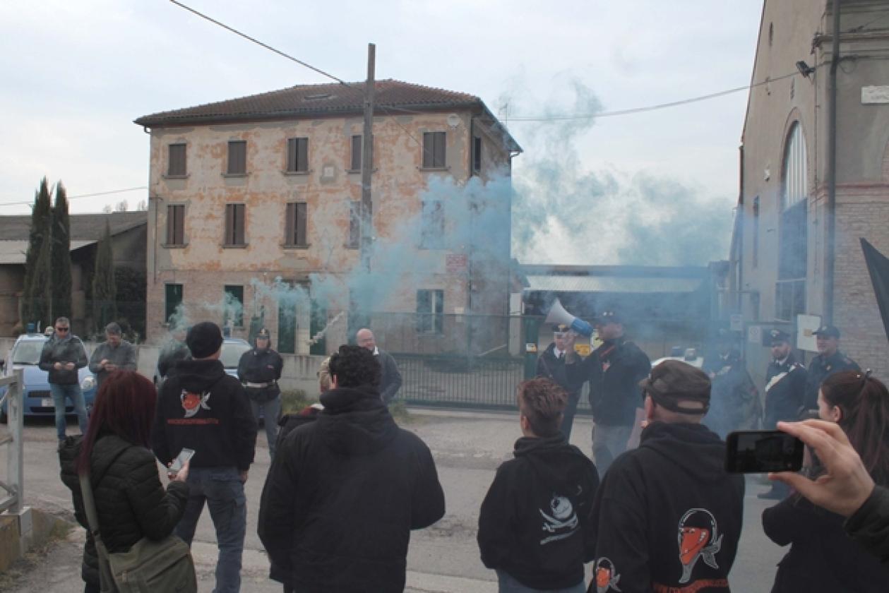 Protesta Allevamento Visoni Villadose 5