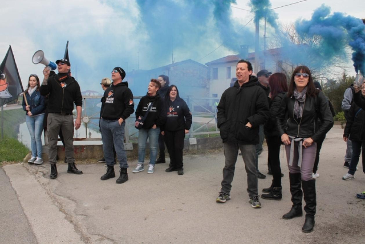 Protesta Allevamento Visoni Villadose 7