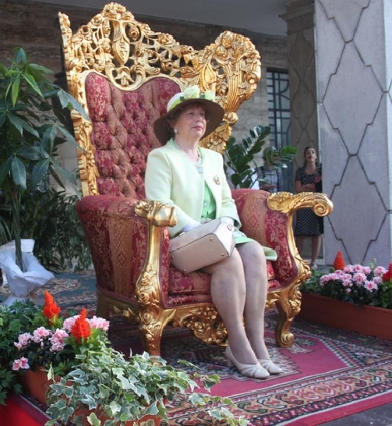 REGINA Esordio in verde alla sfilata delle carrozz