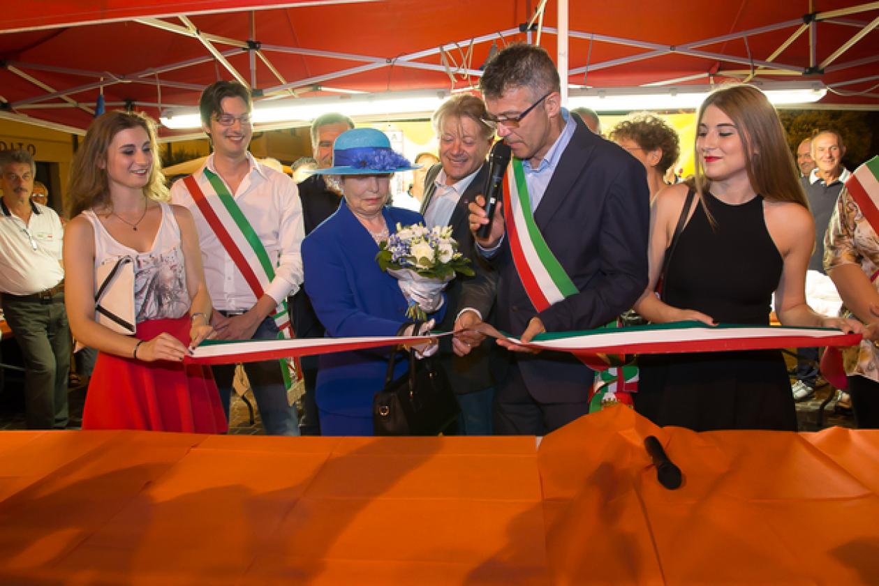 REGINA in blu per aprire la Notte bianca 2016