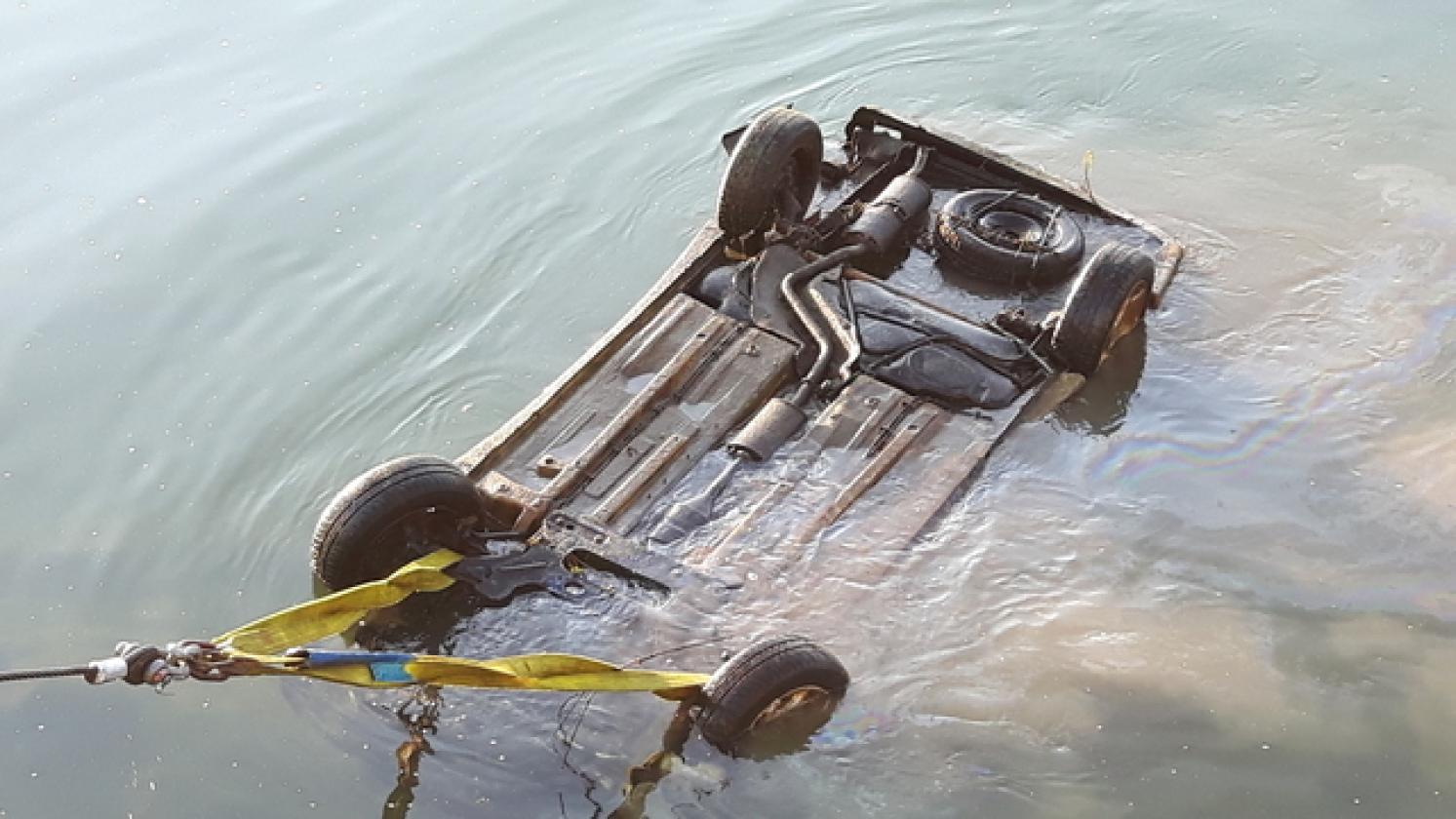 macchina recuperata dall'Adige (3)