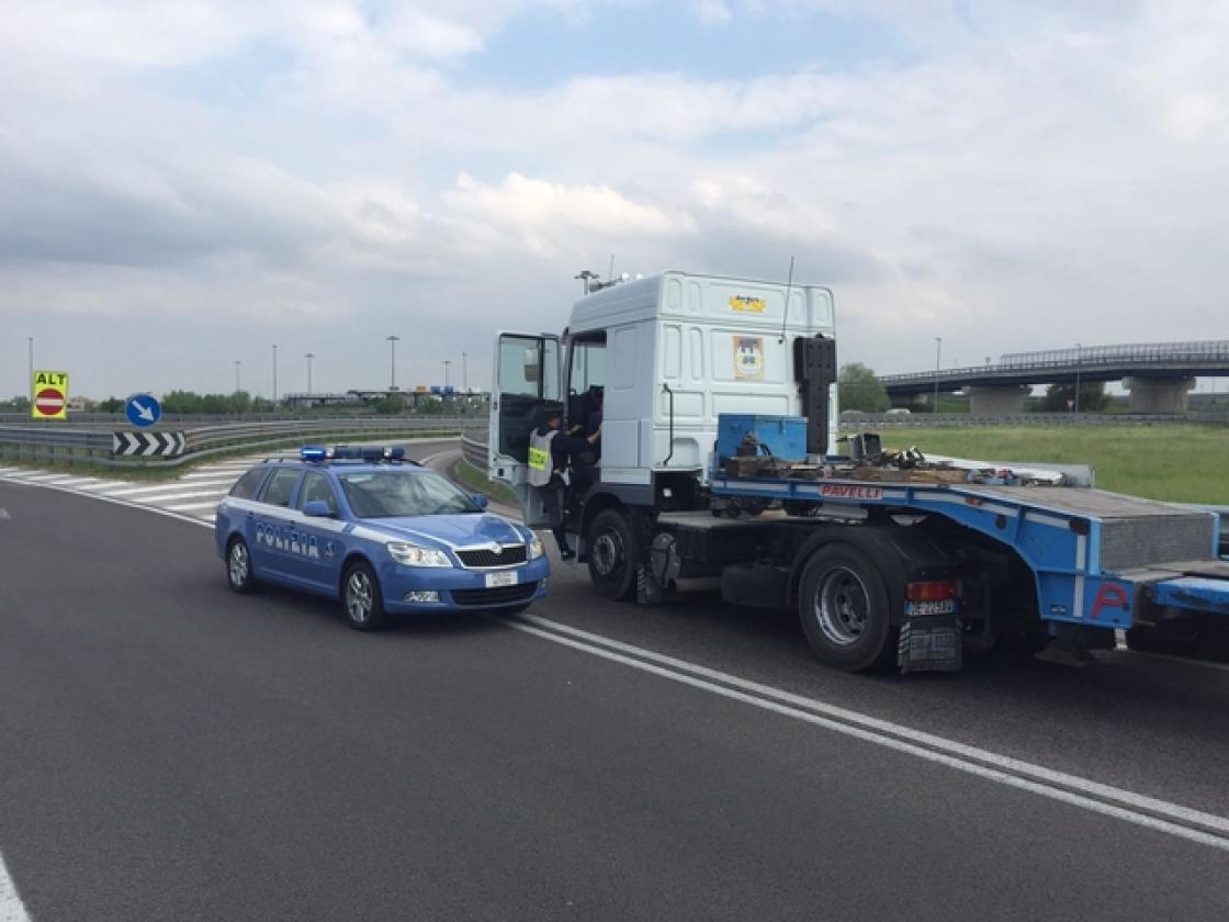 polizia altedo Villamarzana a13 camion perde il ca
