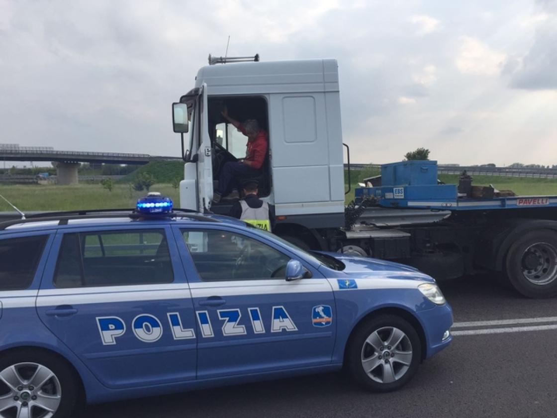 polizia altedo Villamarzana a13 camion perde il ca