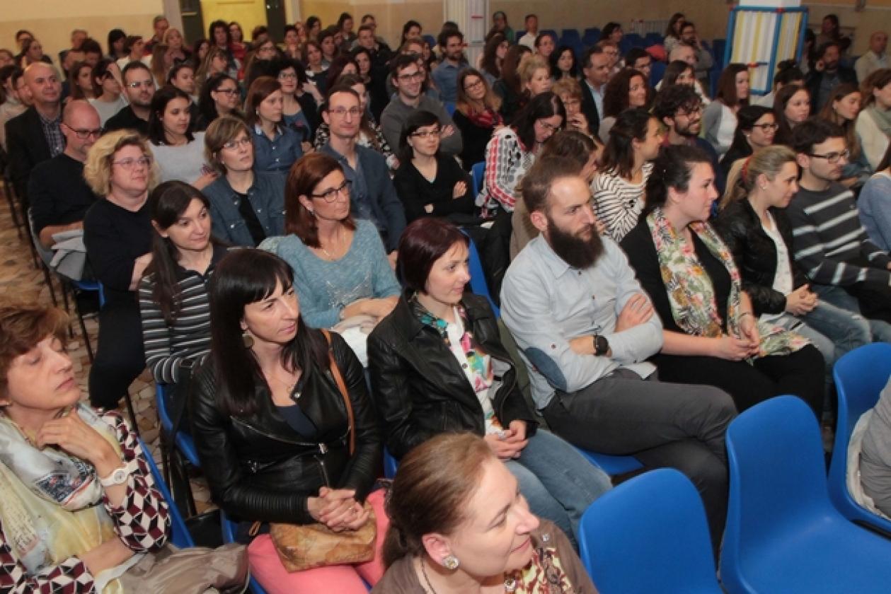 Diamoci la Mano Daniela LucangelScuola Sichirollo 