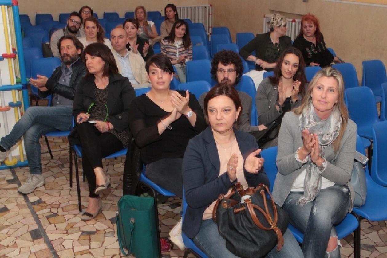 Diamoci la Mano Daniela LucangelScuola Sichirollo 