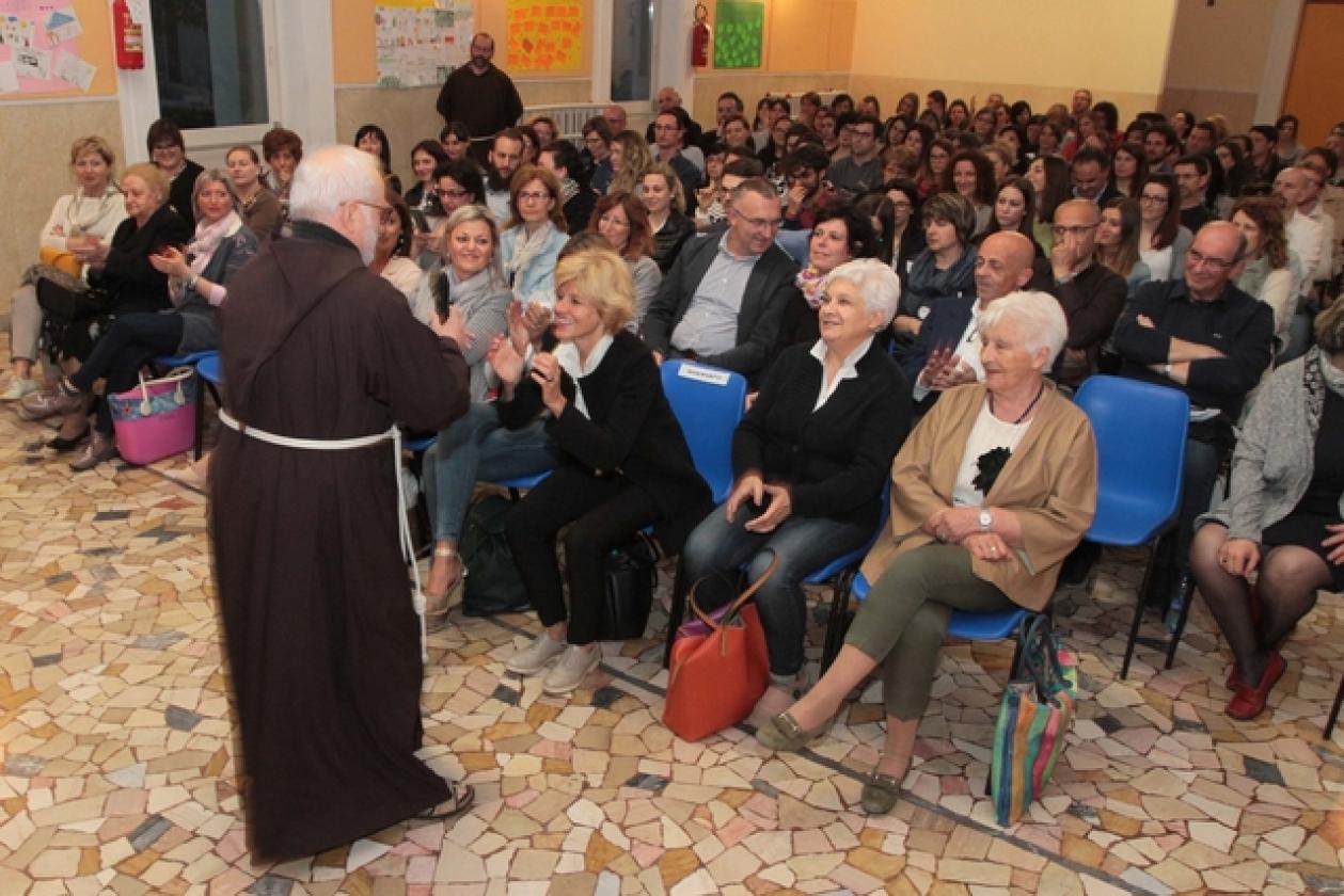 Diamoci la Mano Daniela LucangelScuola Sichirollo 