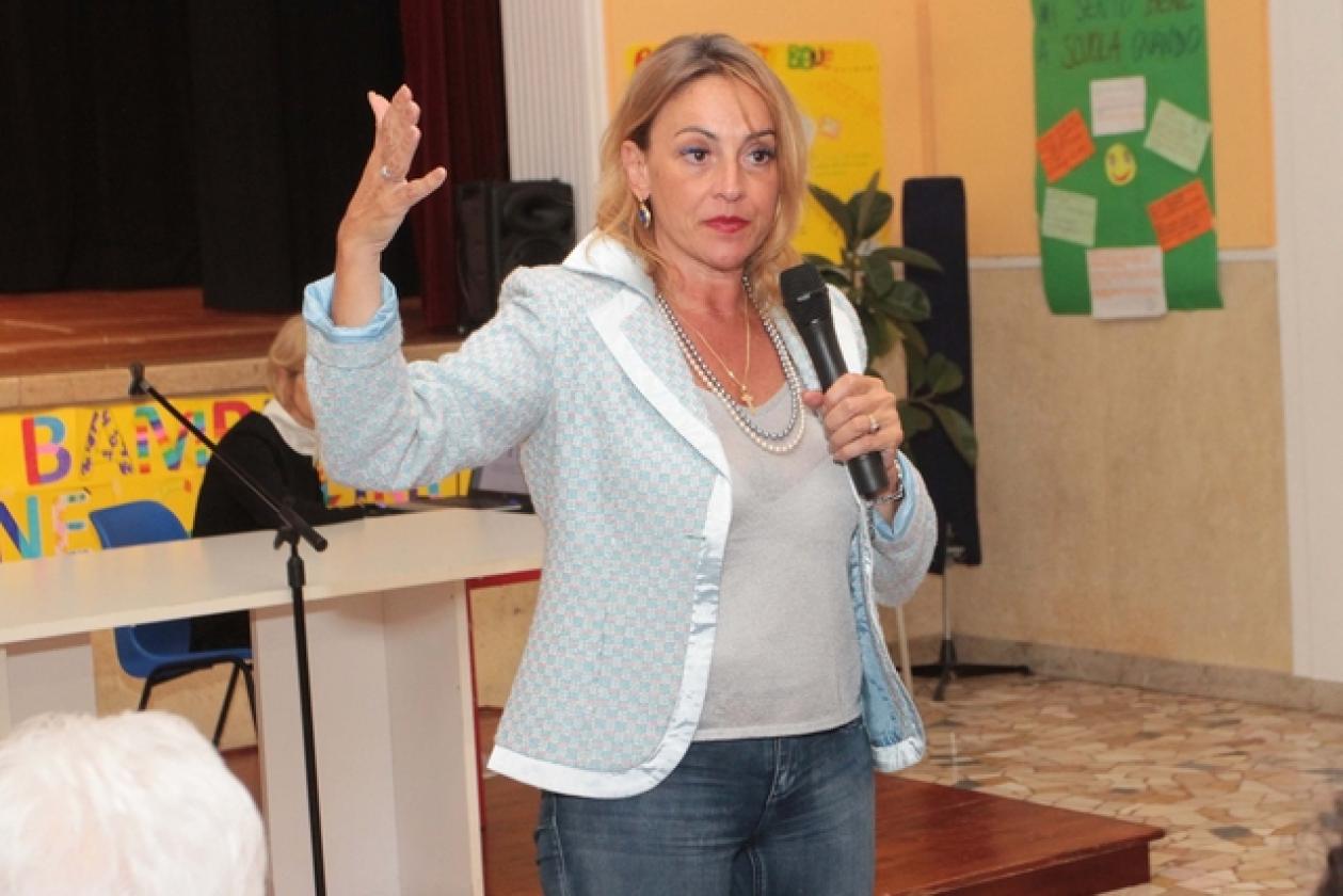 Diamoci la Mano Daniela LucangelScuola Sichirollo 