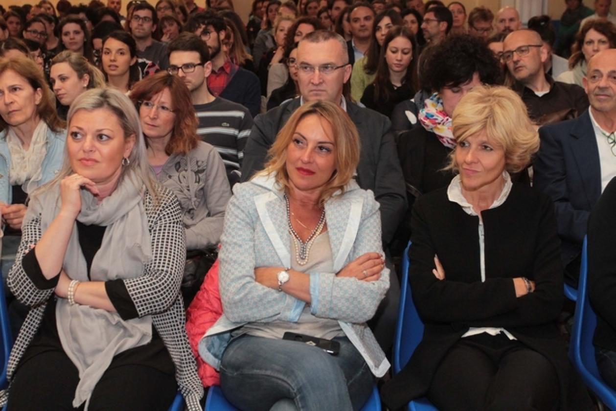 Diamoci la Mano Daniela LucangelScuola Sichirollo 