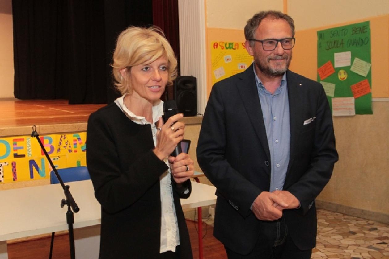 Diamoci la Mano Daniela LucangelScuola Sichirollo 