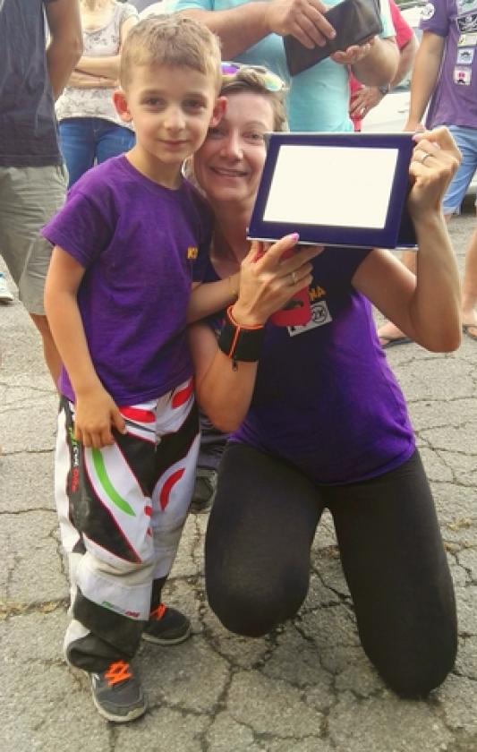 Arianna Beltrame ed il figlio Nicola durante le pr