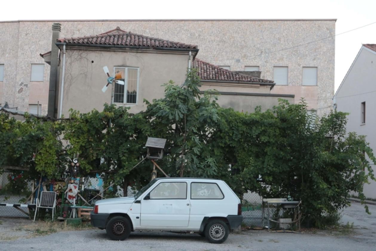 Via Donatoni 10