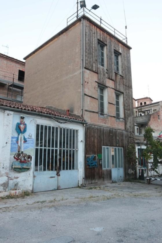 Via Donatoni 12