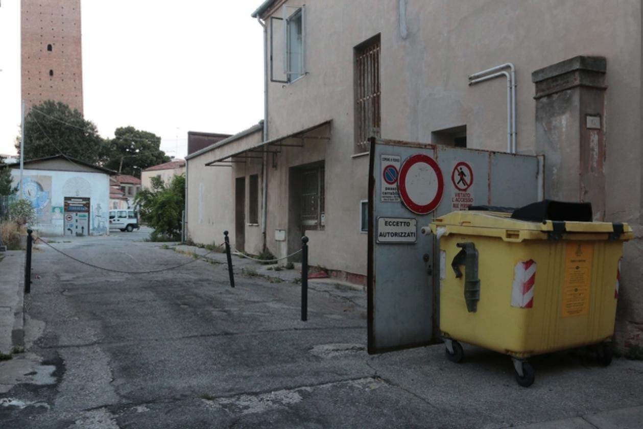 Via Donatoni 15