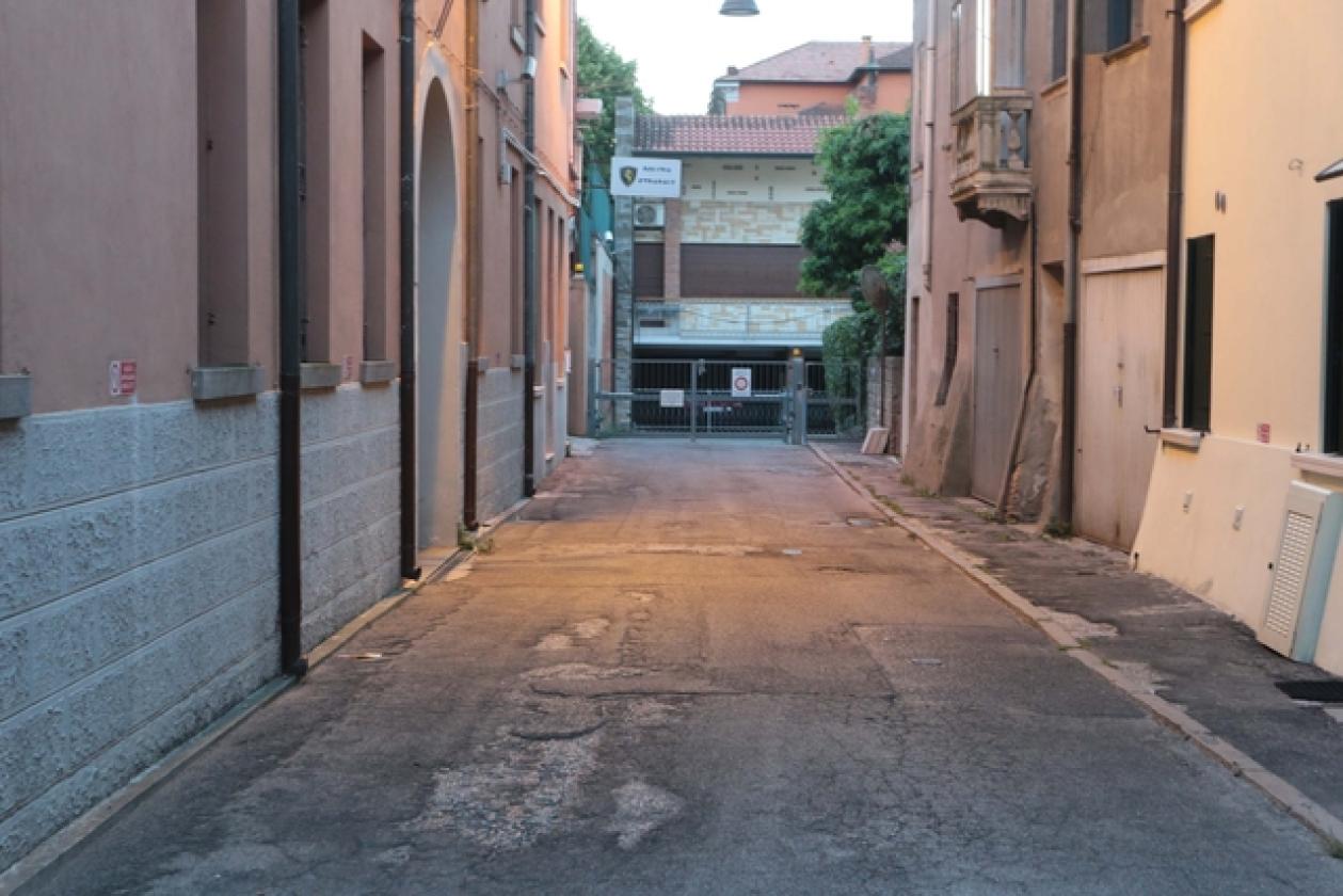 Via Donatoni 6